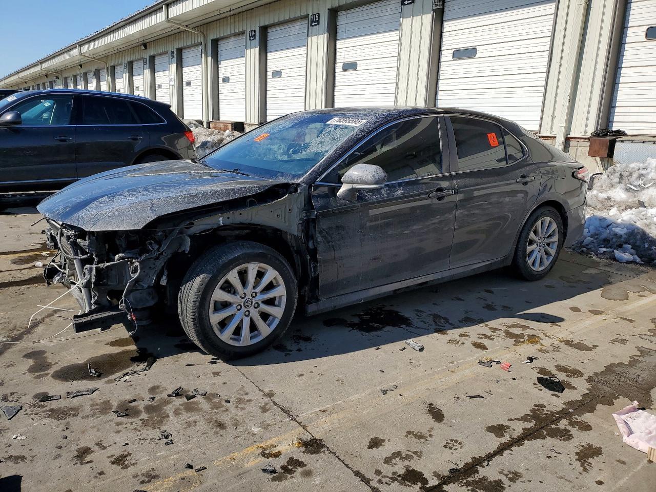 2018 TOYOTA CAMRY