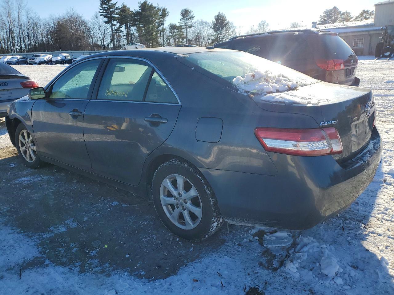 2011 TOYOTA CAMRY