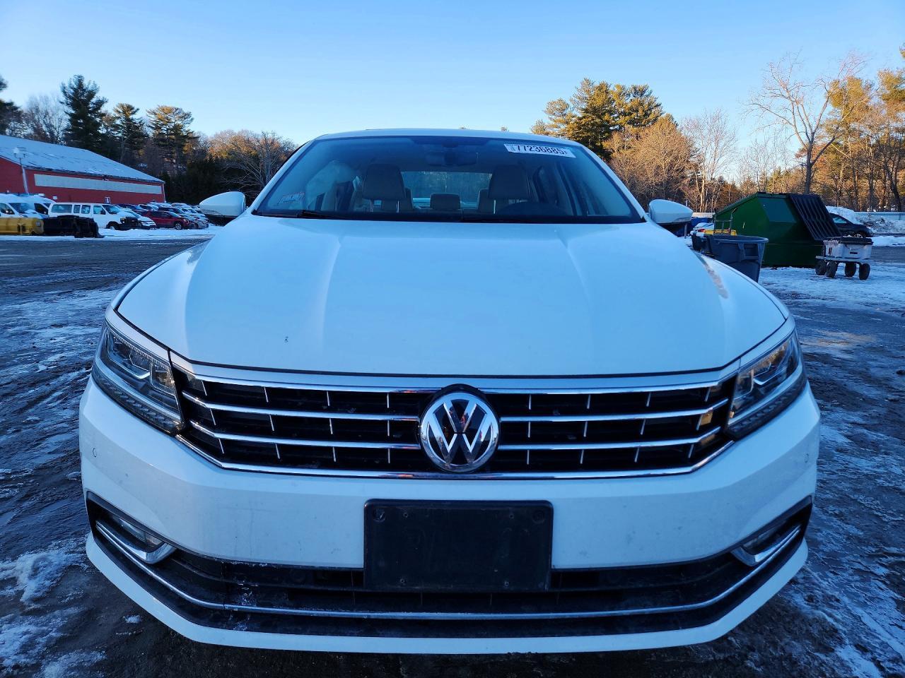 2017 VOLKSWAGEN Passat