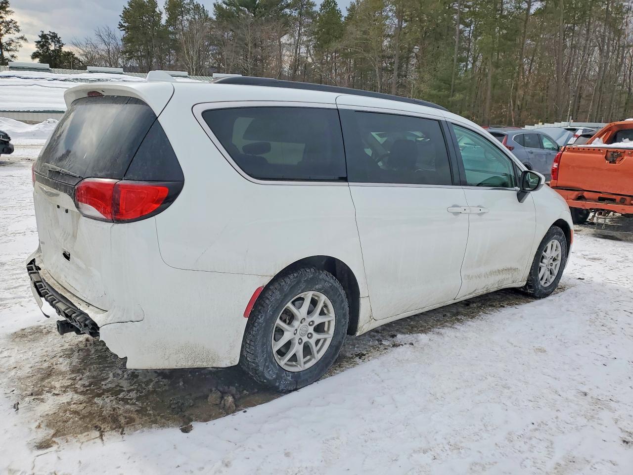 2020 CHRYSLER Voyager