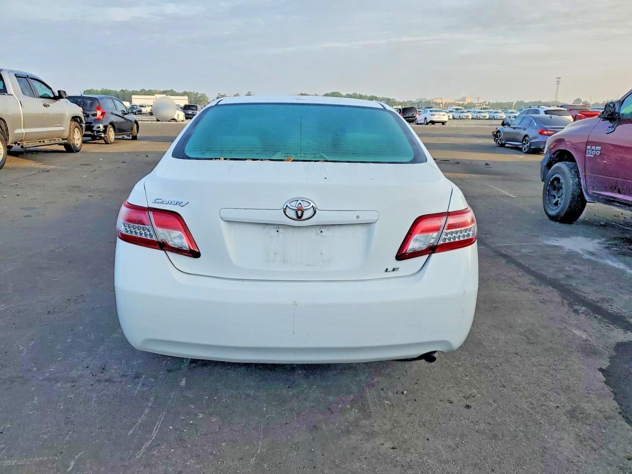 2011 TOYOTA CAMRY