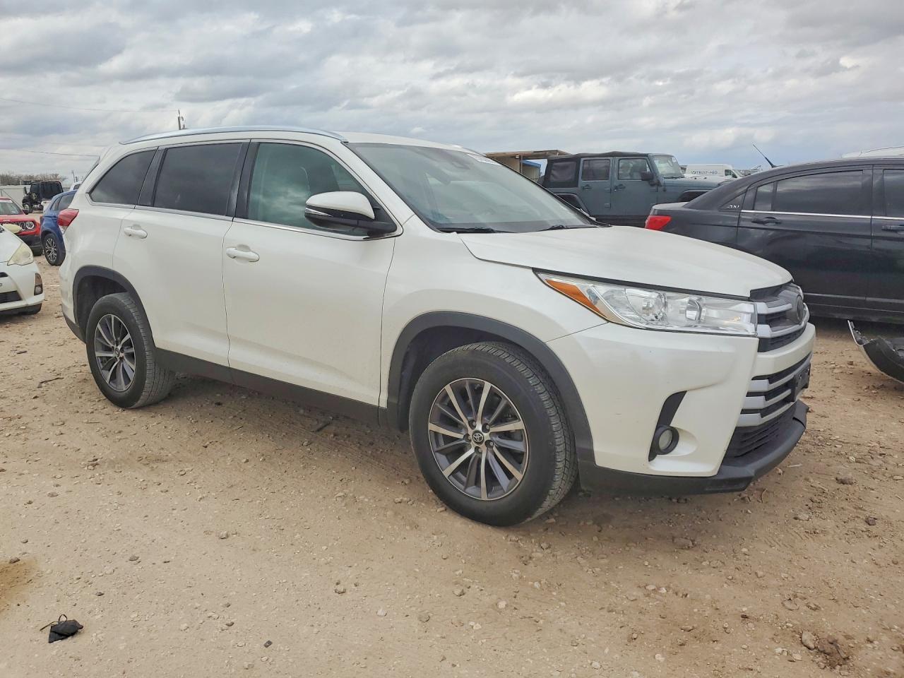 2019 TOYOTA HIGHLANDER