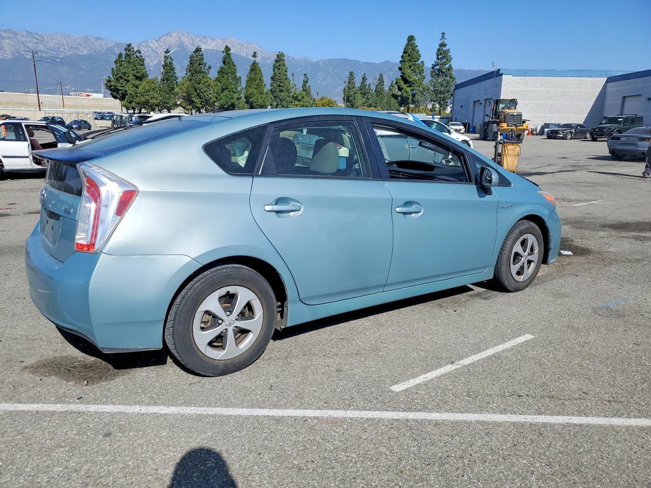2015 TOYOTA PRIUS