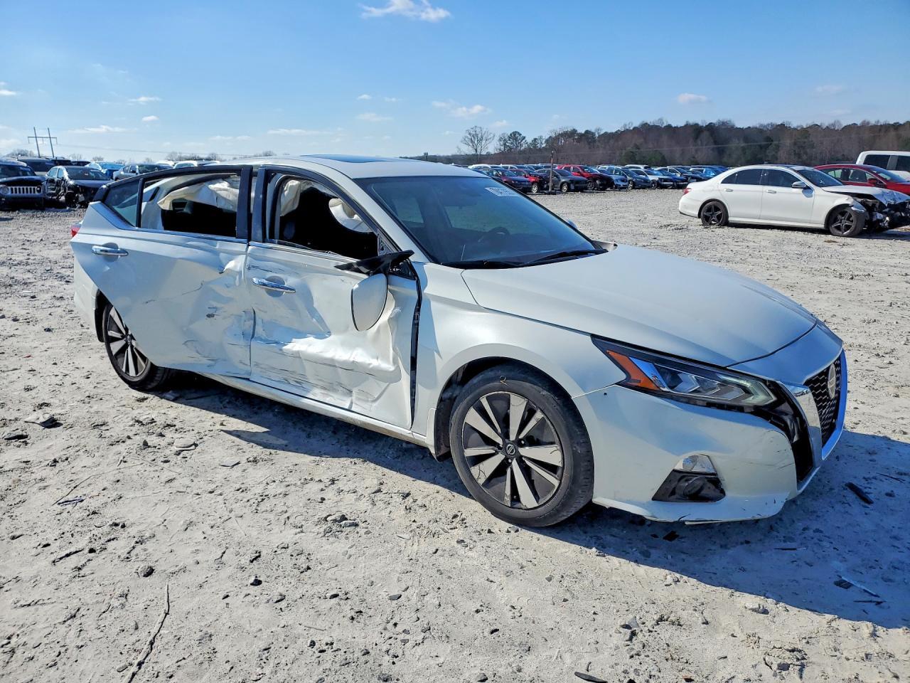 2022 NISSAN ALTIMA