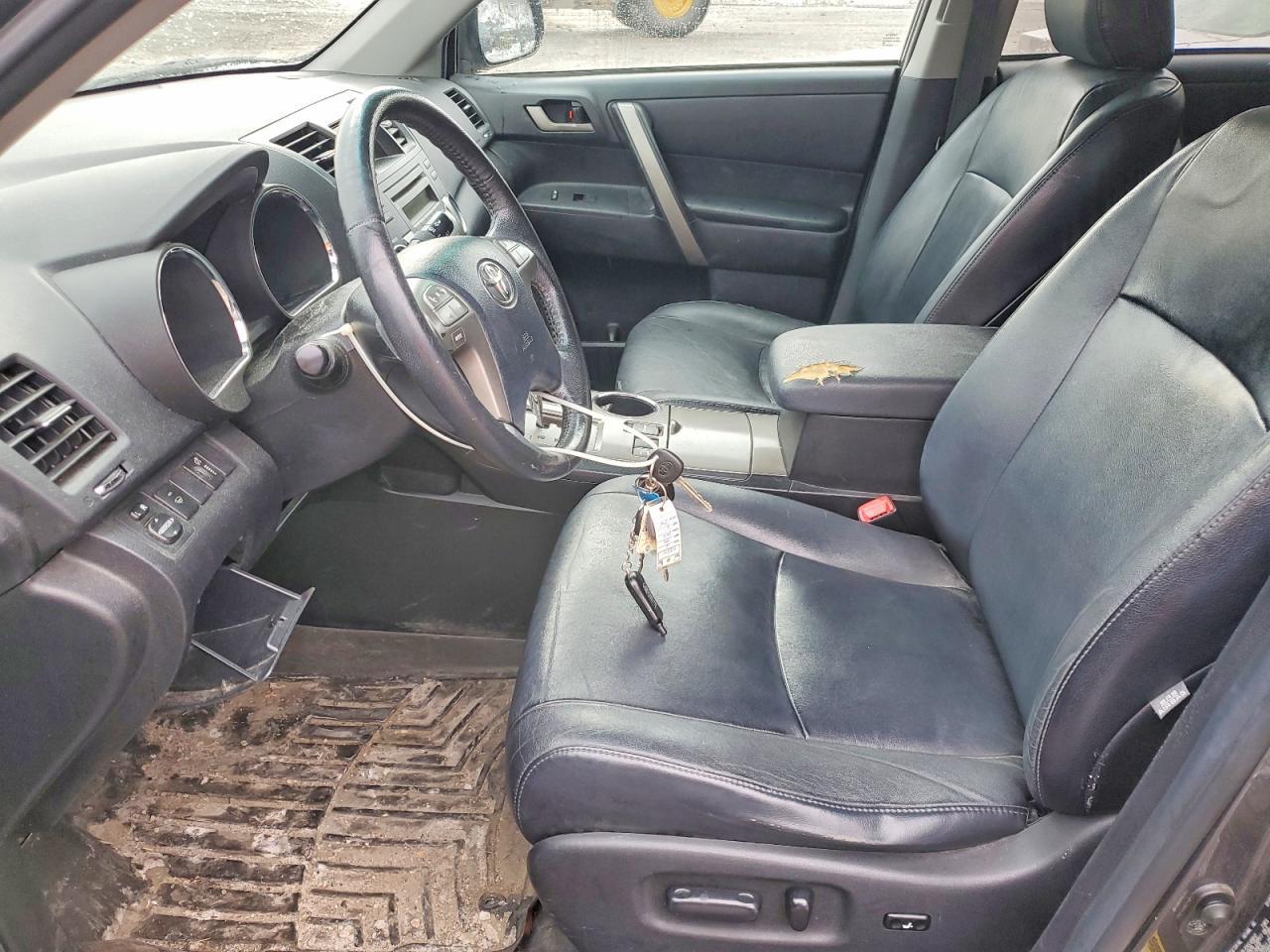 2010 TOYOTA HIGHLANDER