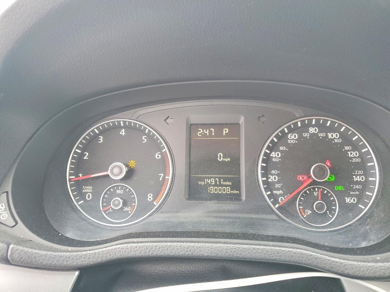 2014 VOLKSWAGEN Passat