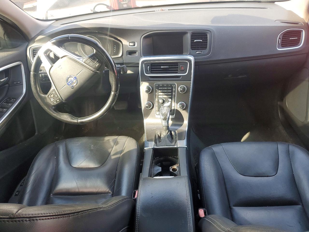 2015 VOLVO S60