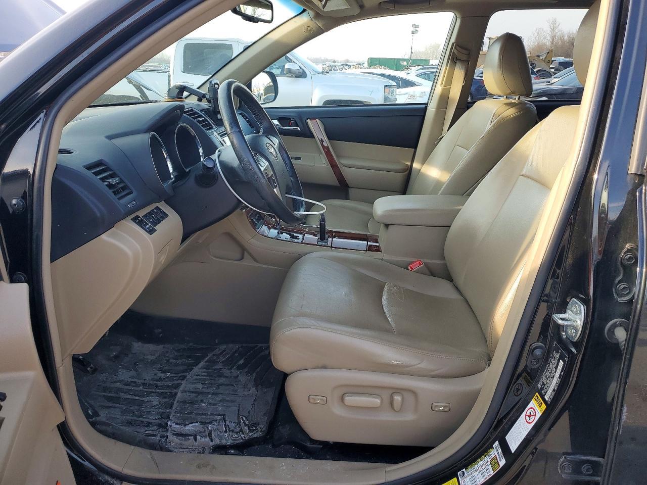 2013 TOYOTA HIGHLANDER
