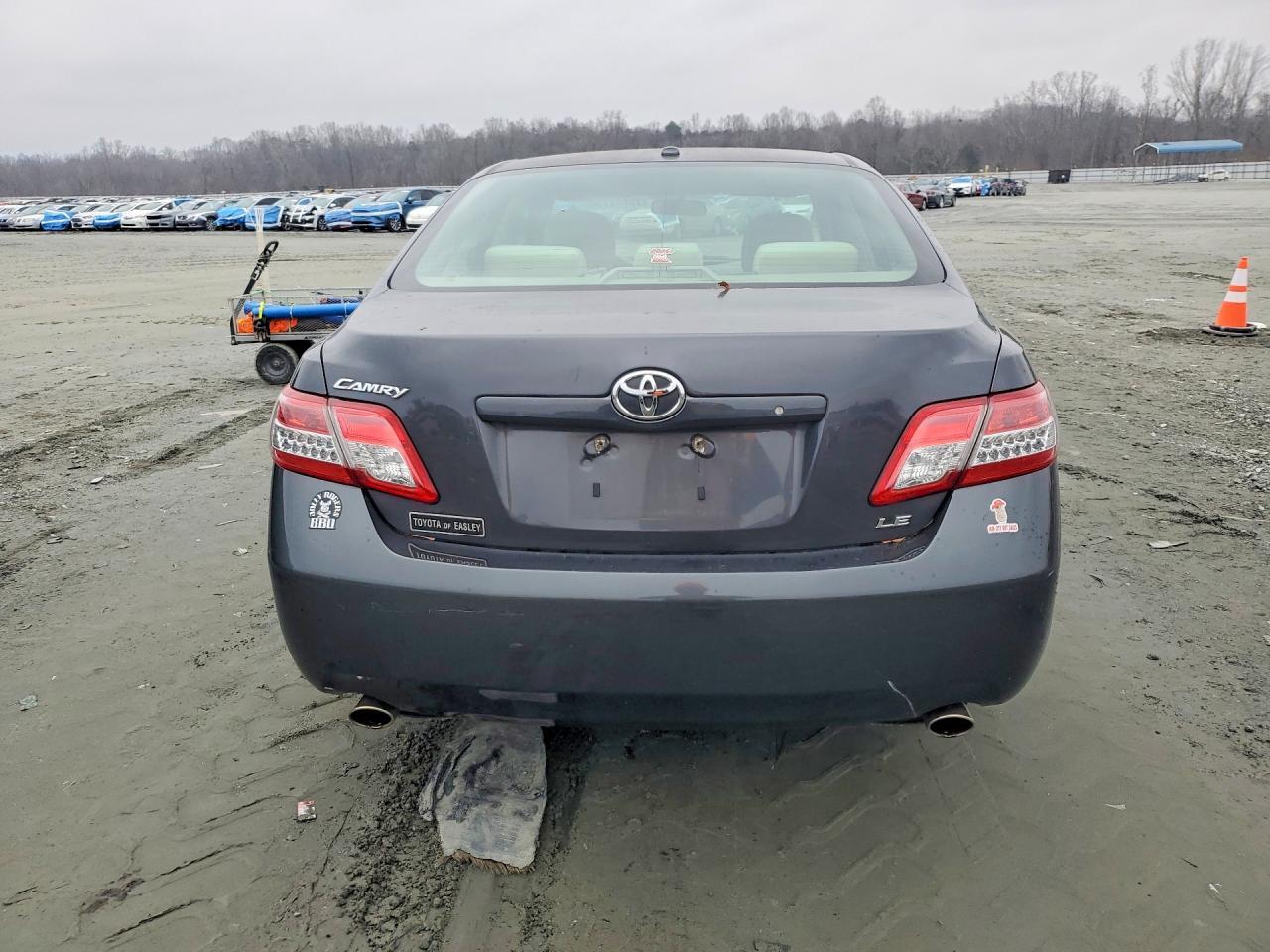 2011 TOYOTA CAMRY
