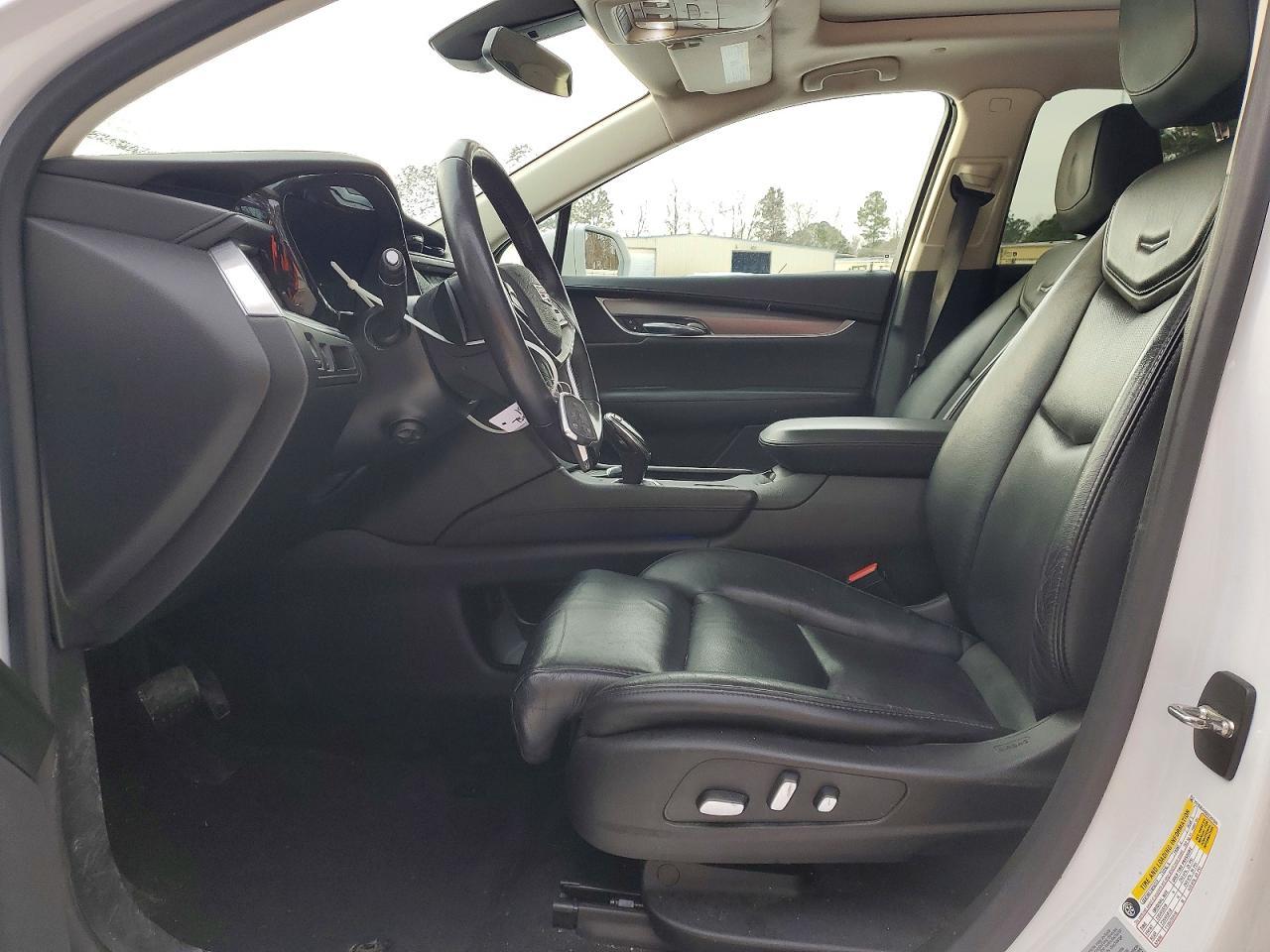2017 CADILLAC XT5
