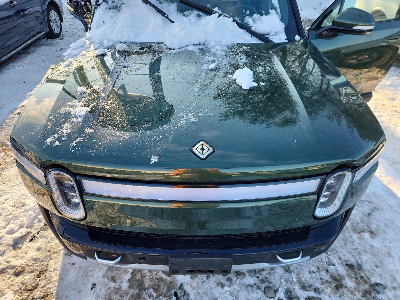 2022 RIVIAN R1s