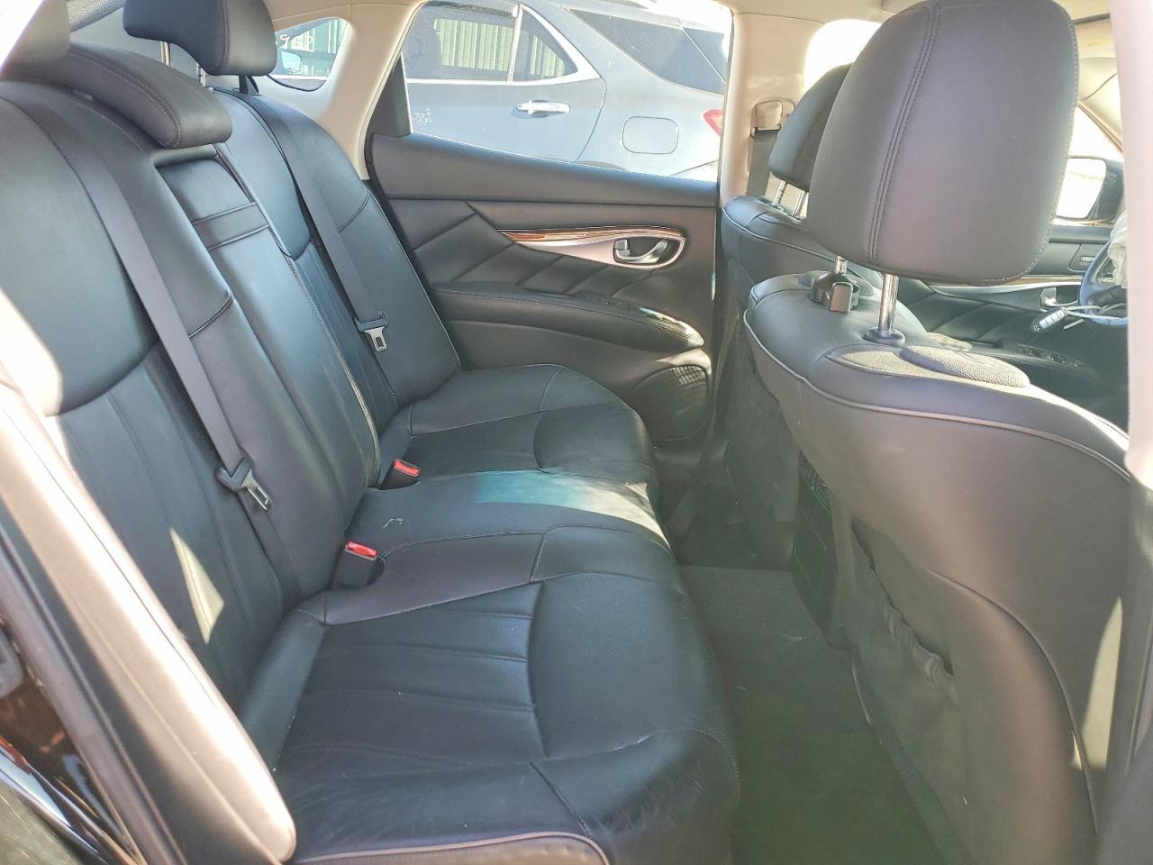 2013 INFINITI M37