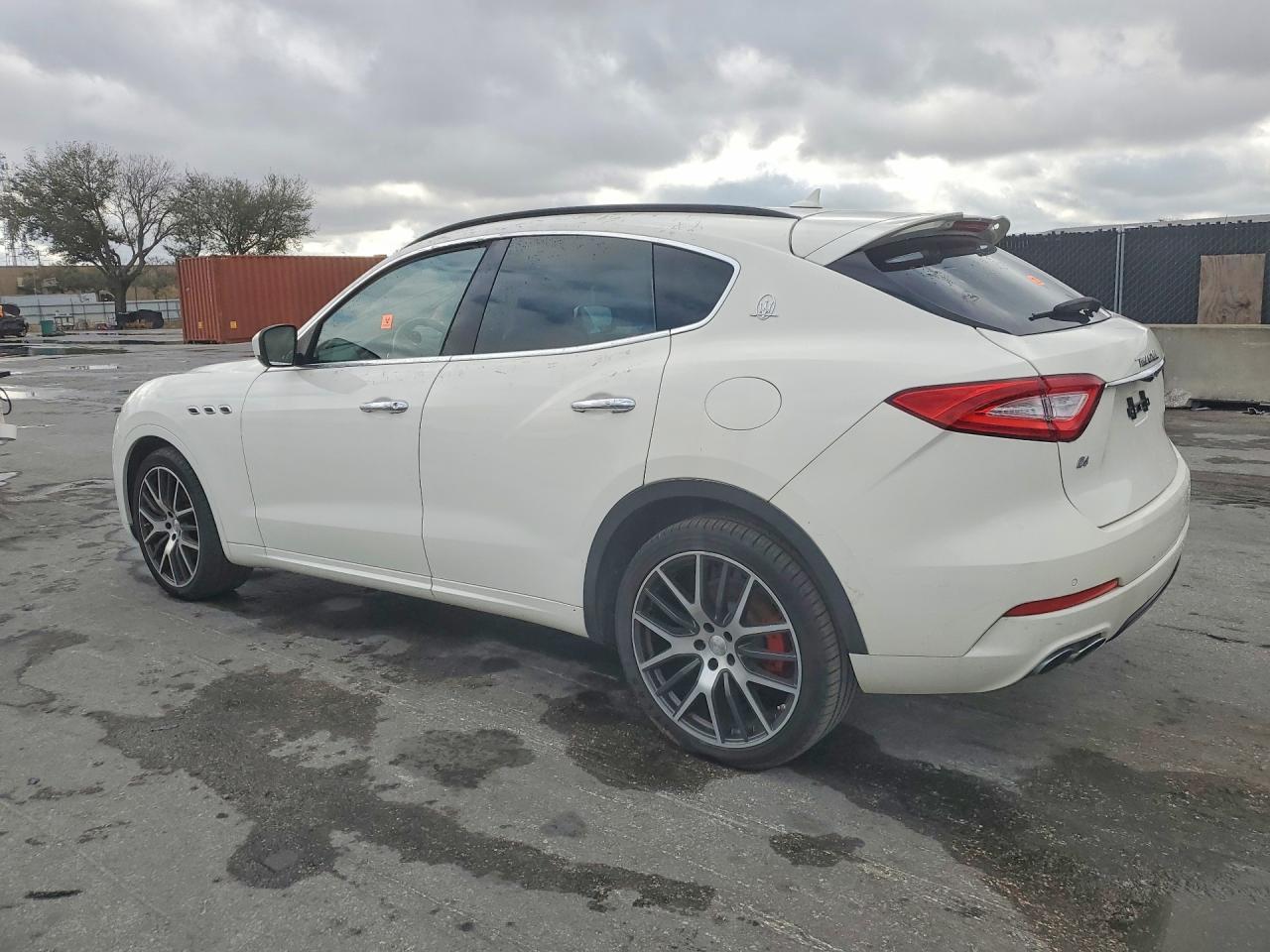 2017 MASERATI Levante