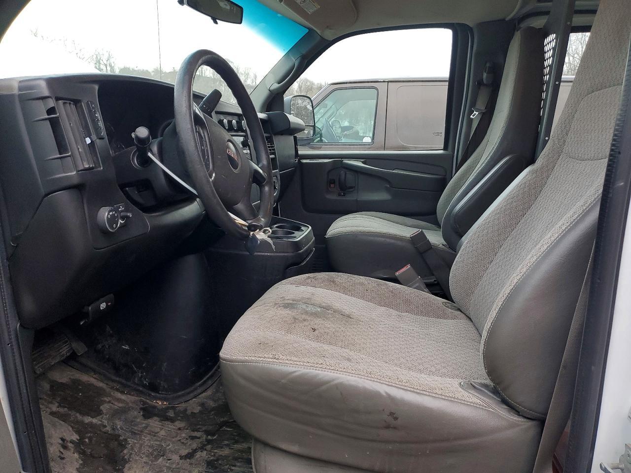 2015 GMC Savana