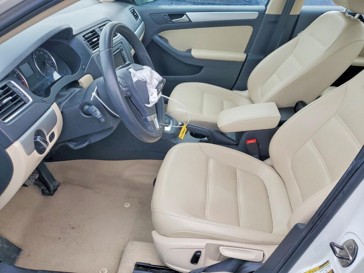 2013 VOLKSWAGEN JETTA