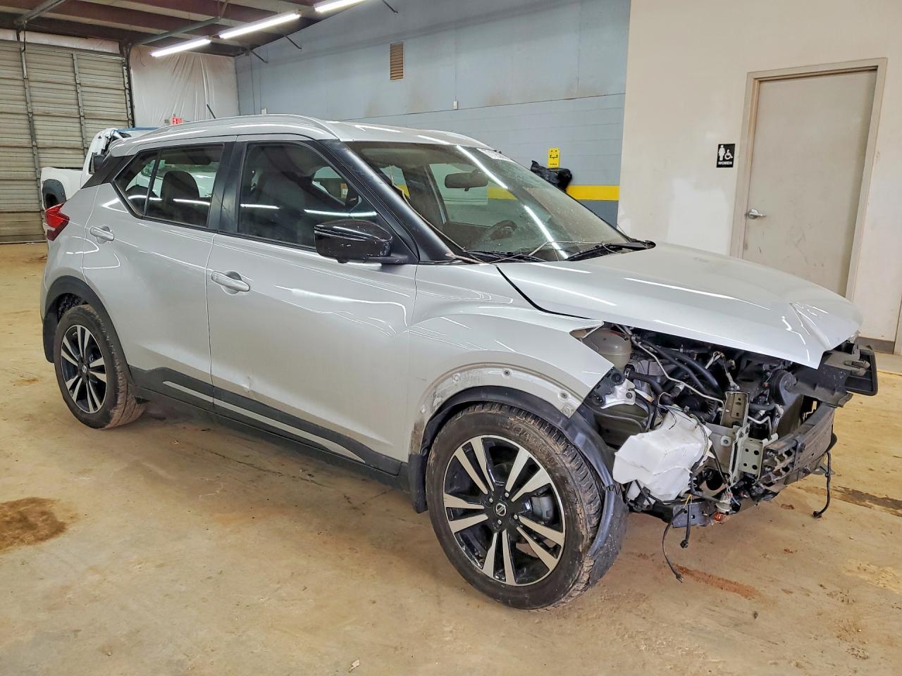 2019 NISSAN KICKS