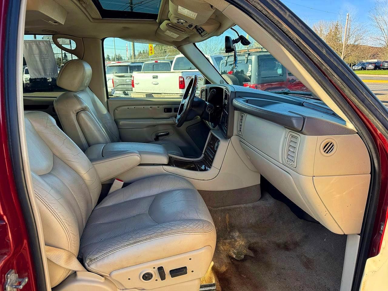 2004 CADILLAC ESCALADE