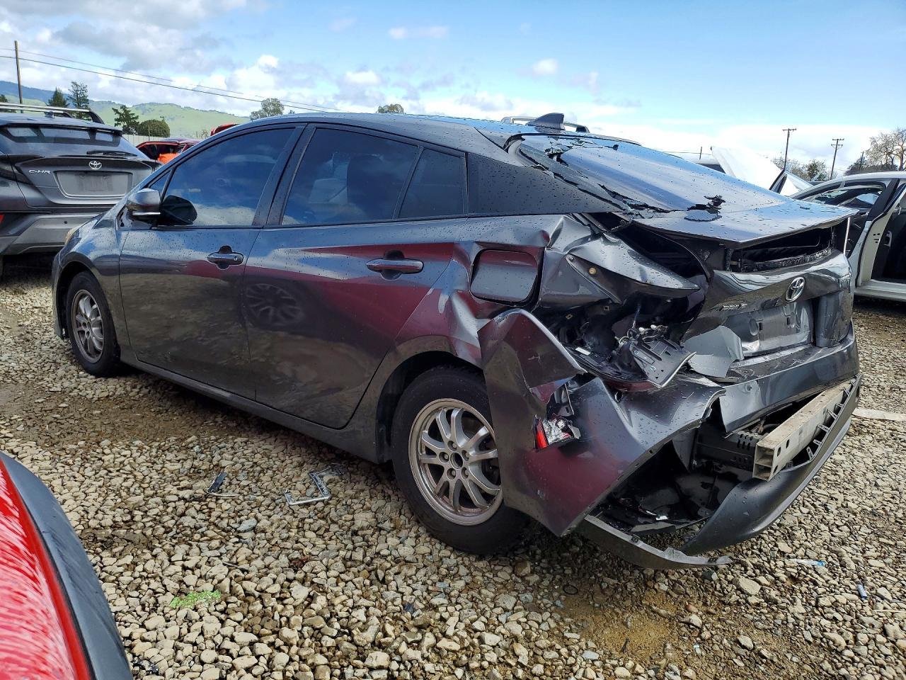 2016 TOYOTA PRIUS