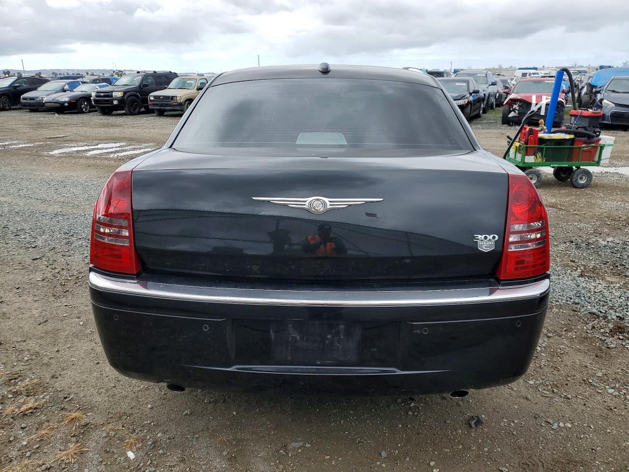 2005 CHRYSLER 300