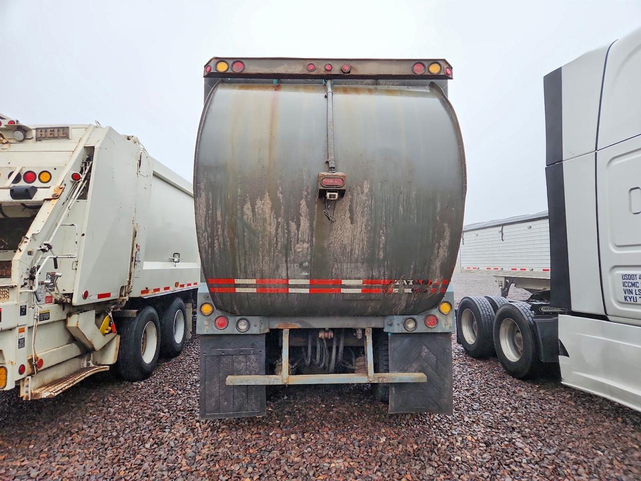 2006 Crane Carrier