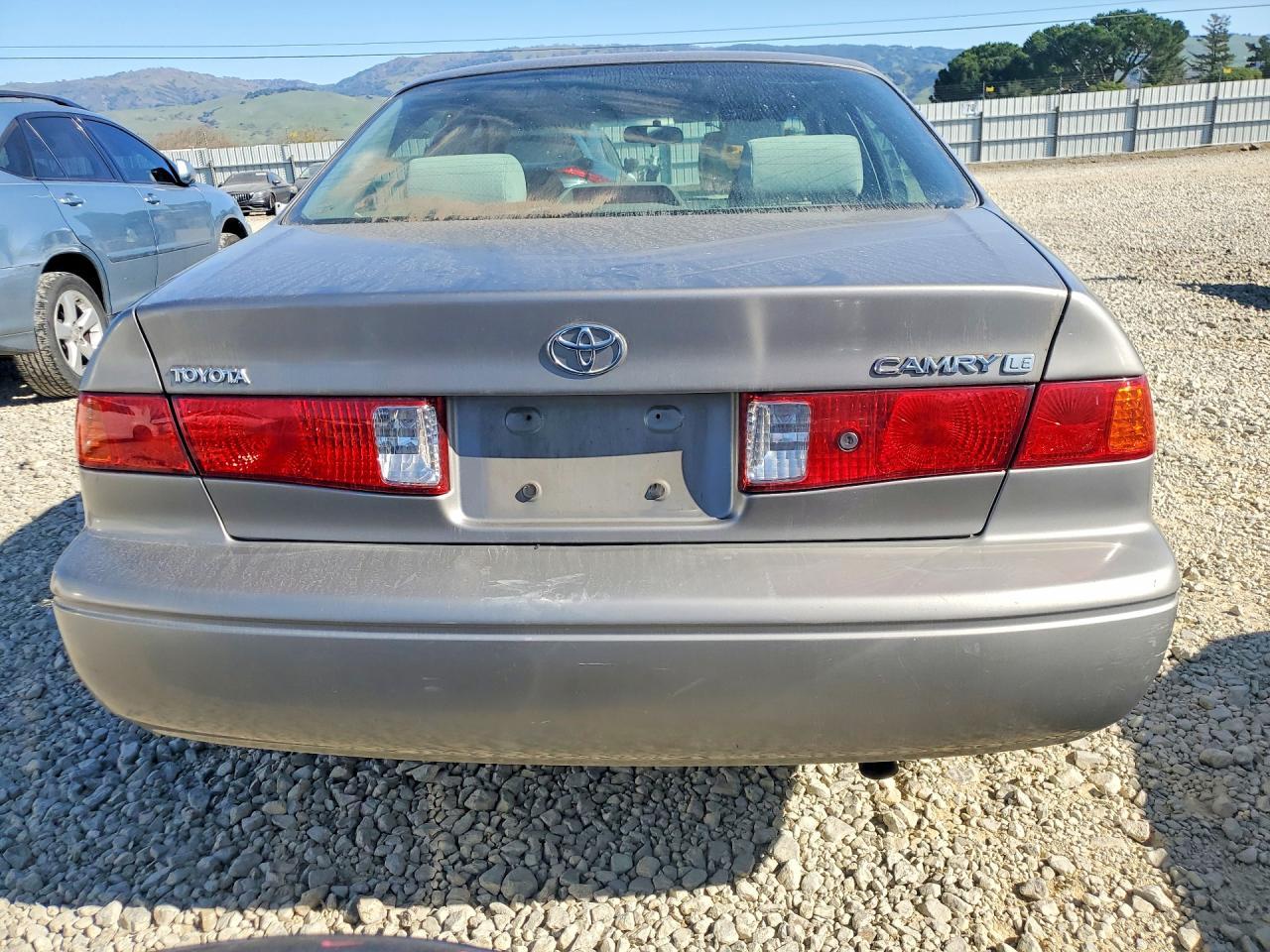 2001 TOYOTA CAMRY
