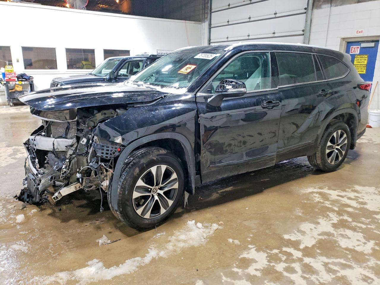 2022 TOYOTA HIGHLANDER