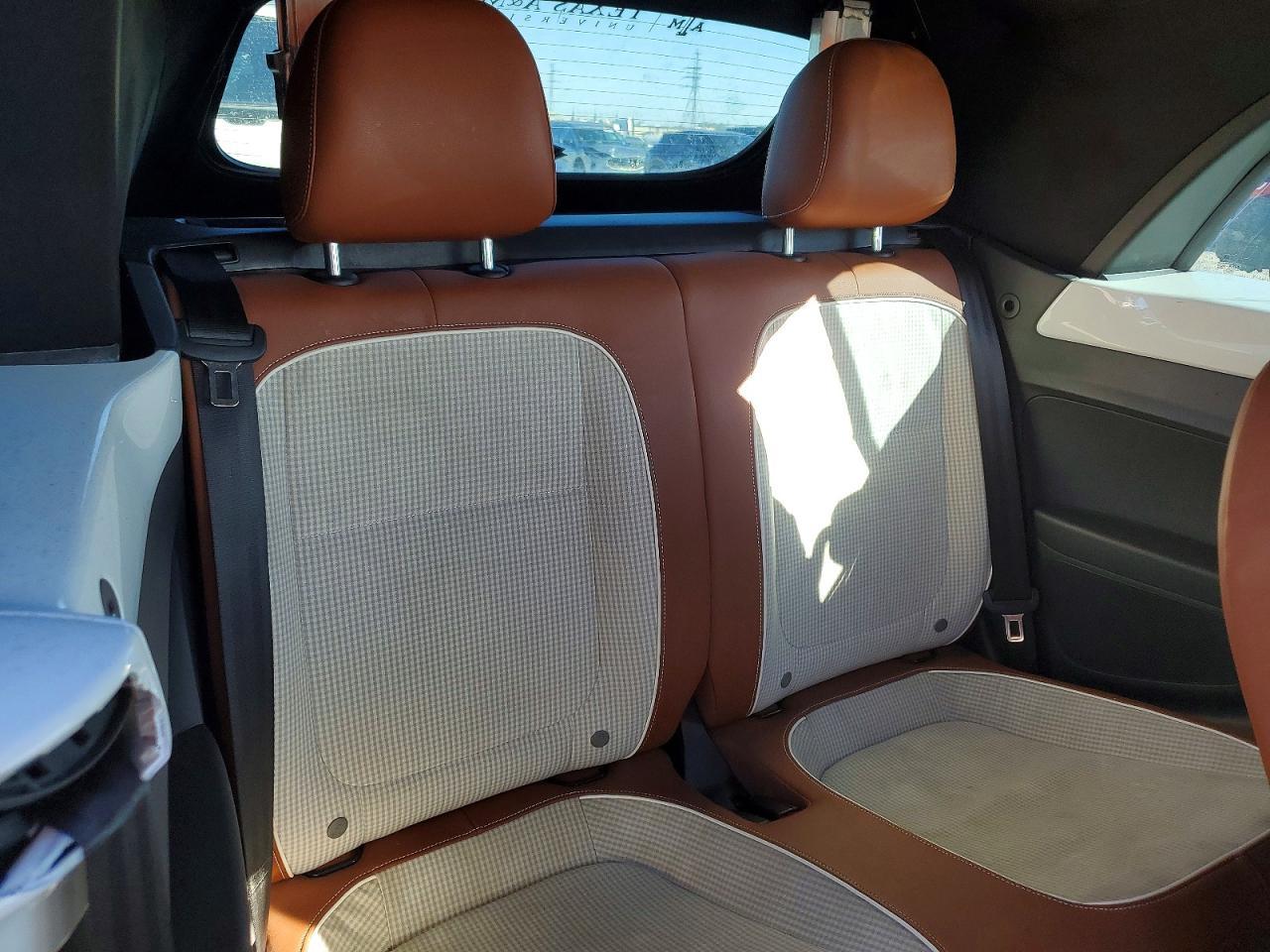 2015 VOLKSWAGEN Beetle