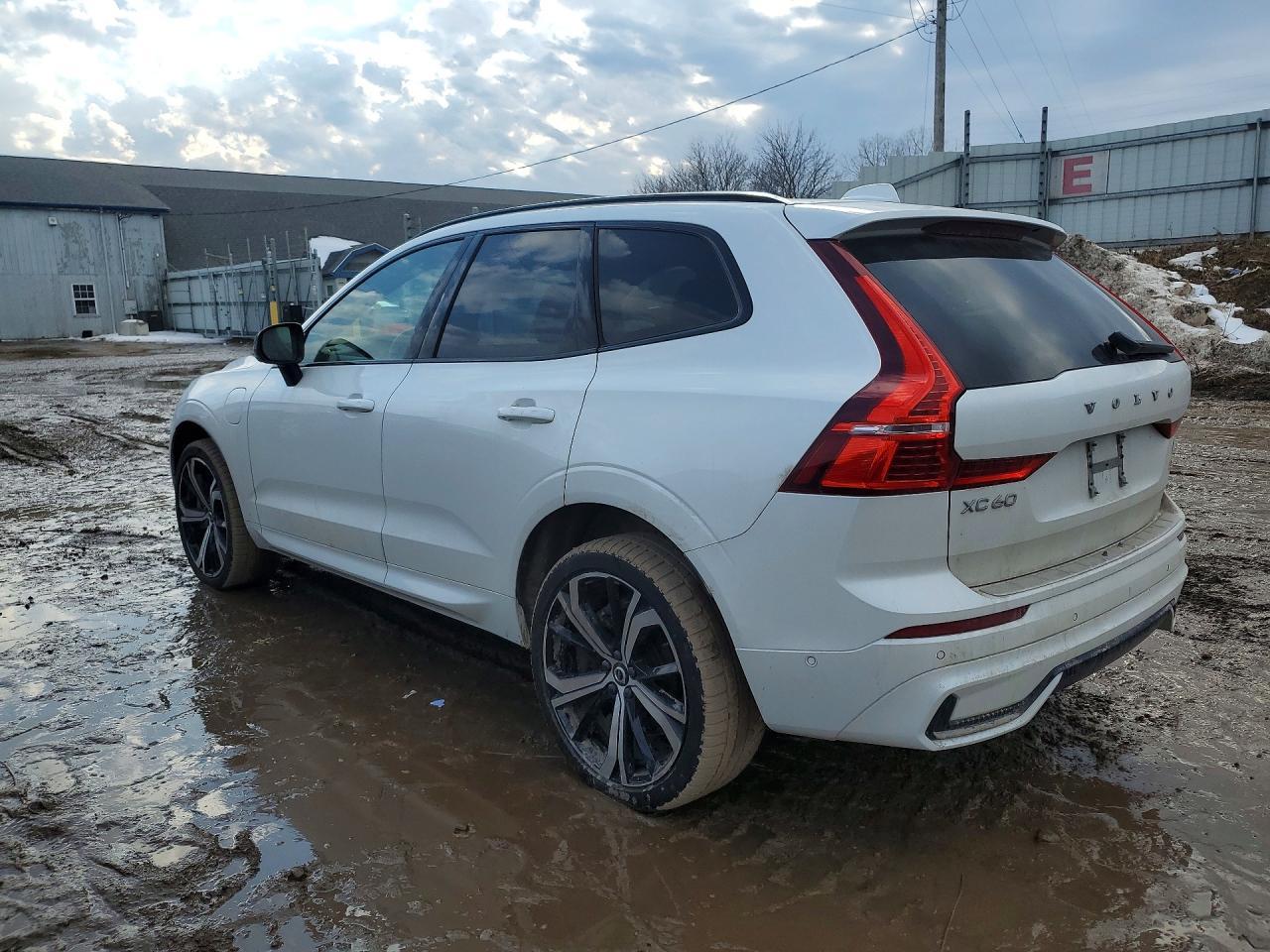 2024 VOLVO XC60