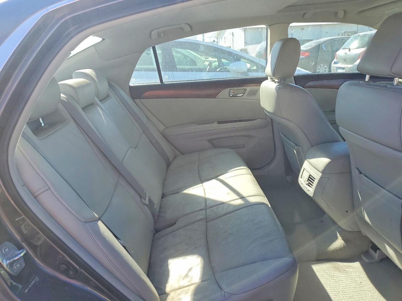 2011 TOYOTA Avalon