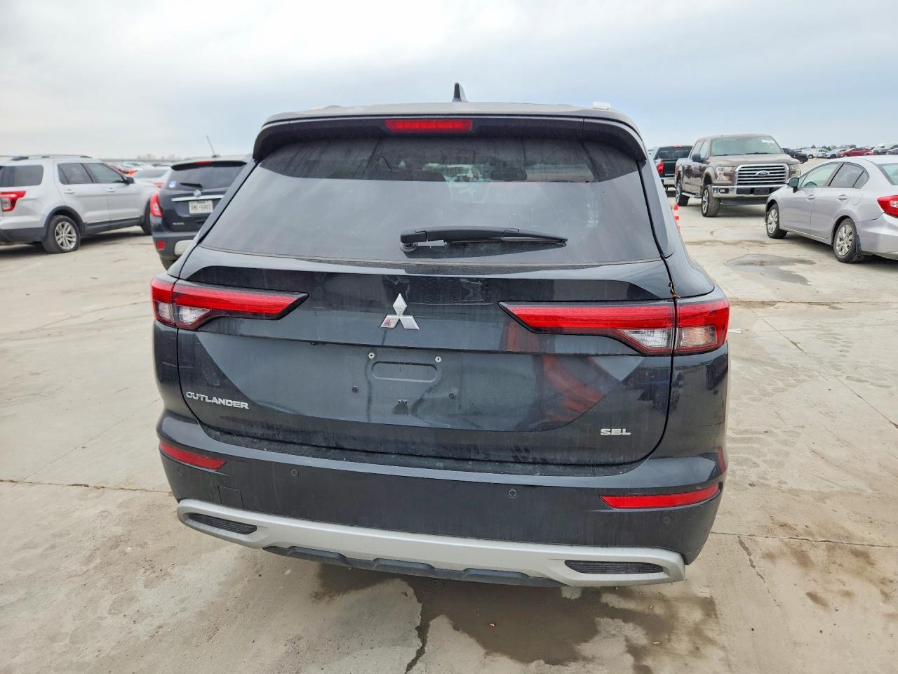 2023 MITSUBISHI outlander