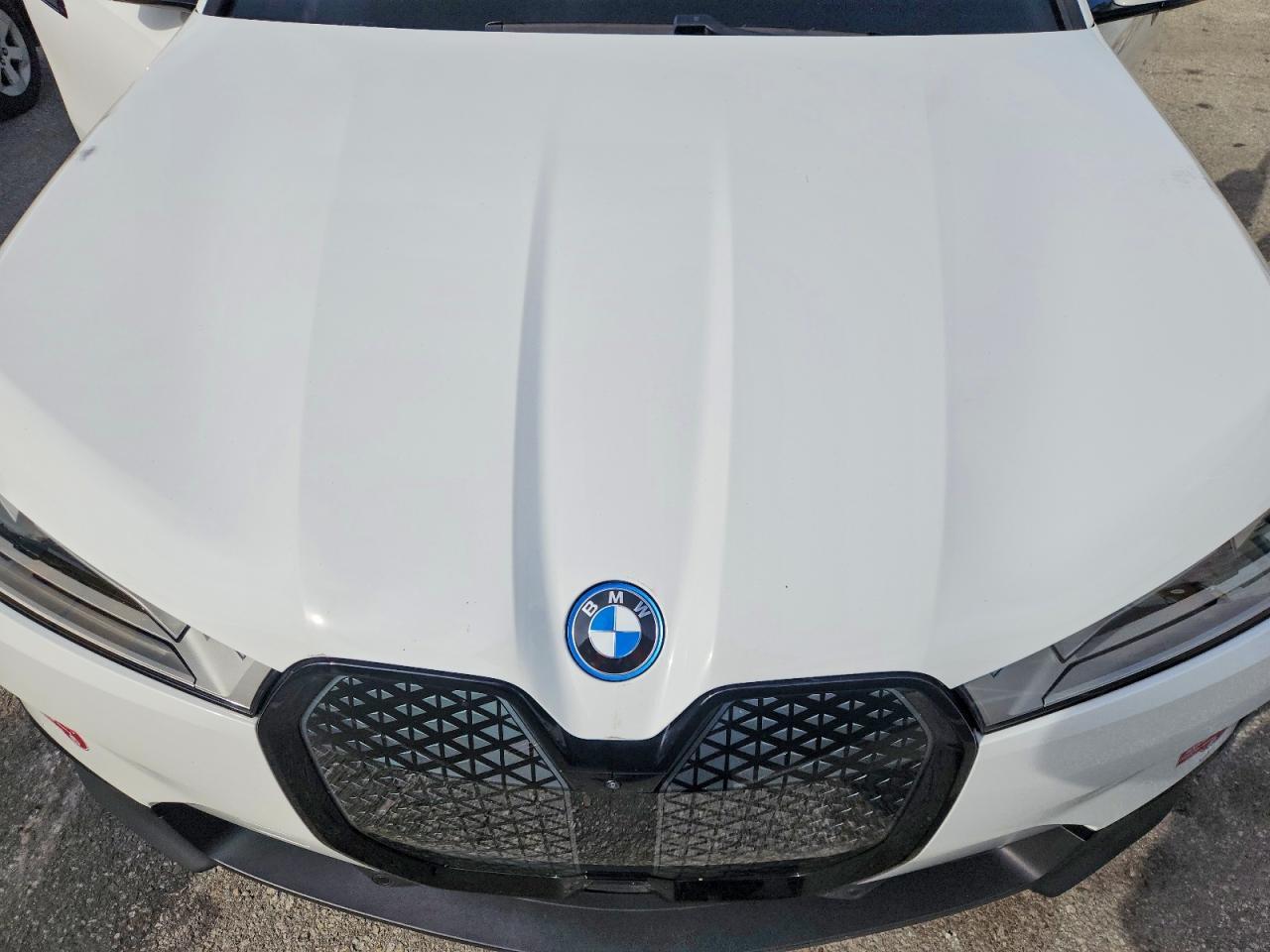 2024 BMW iX