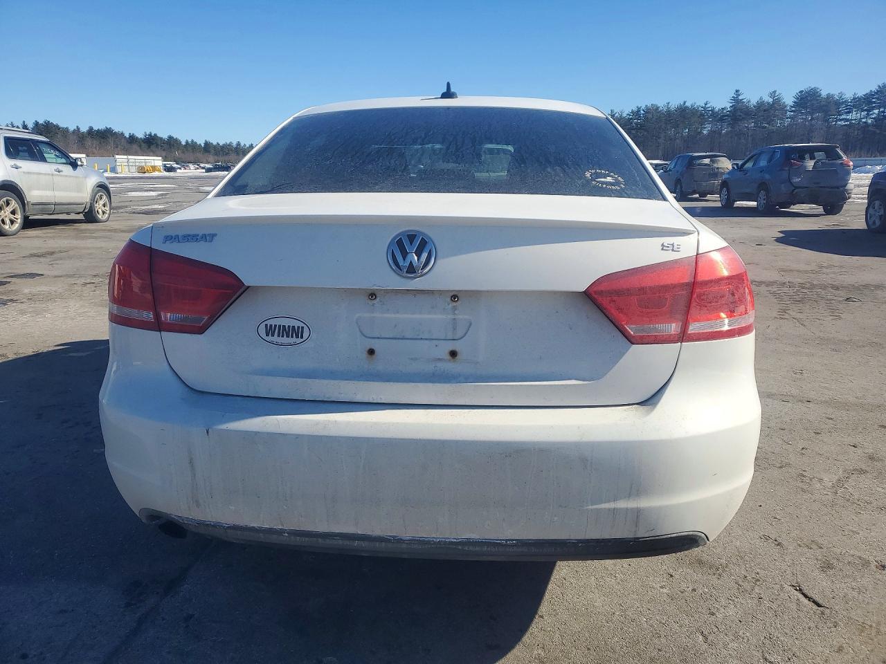 2012 VOLKSWAGEN Passat
