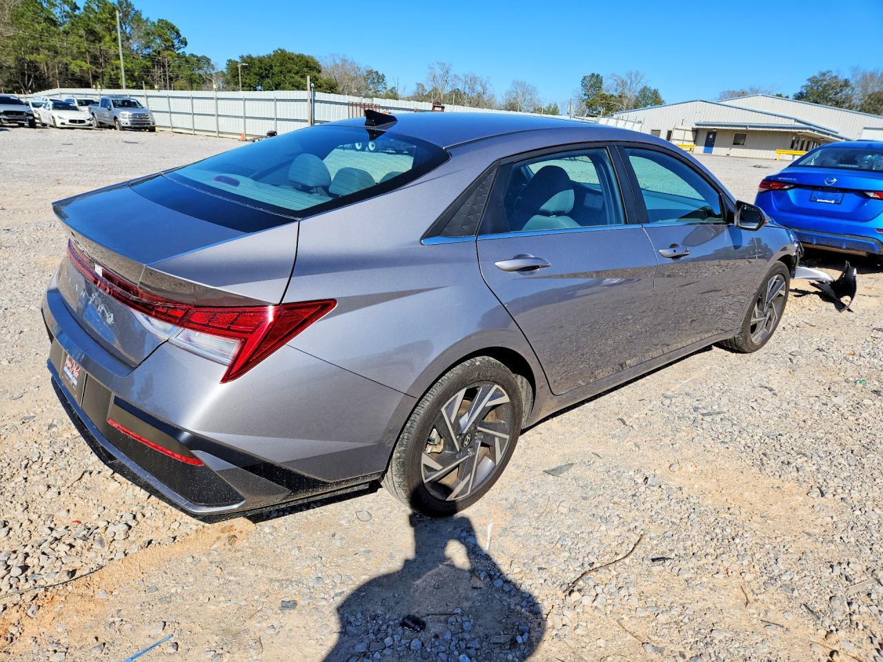 2024 HYUNDAI ELANTRA