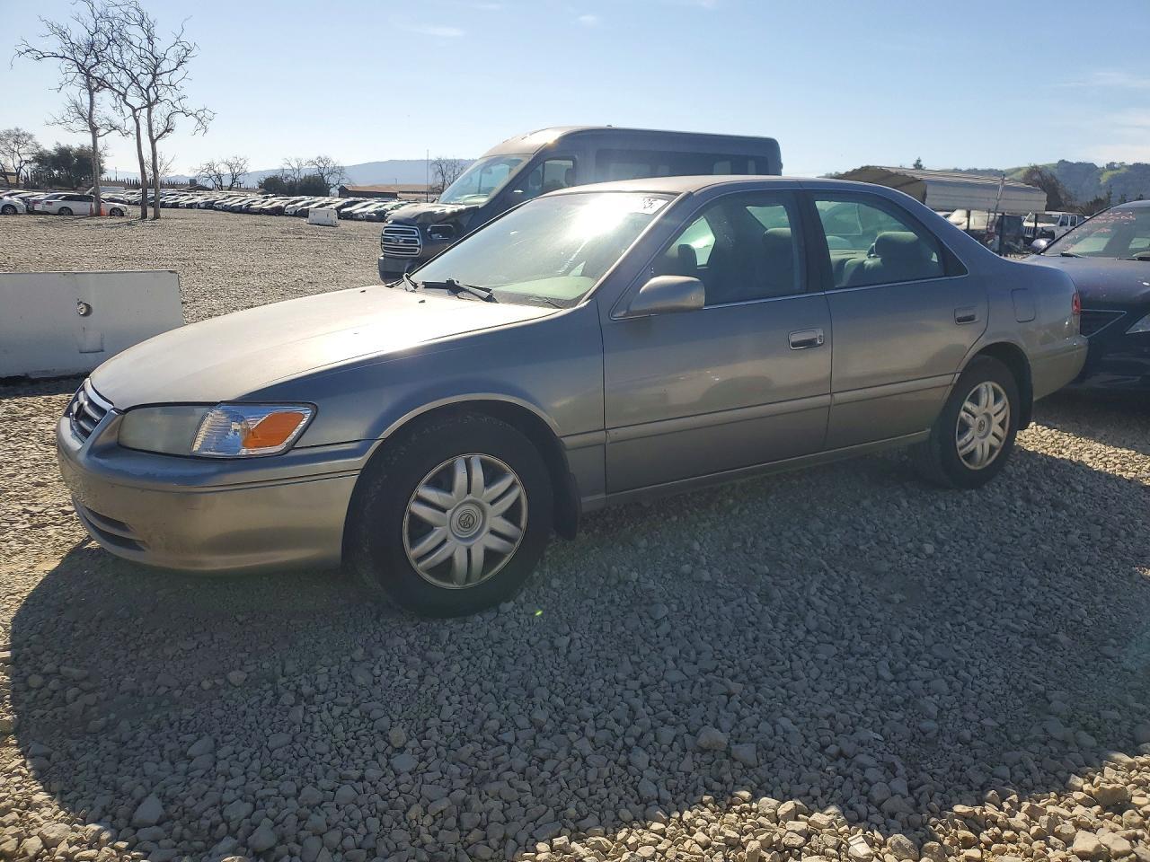 2001 TOYOTA CAMRY