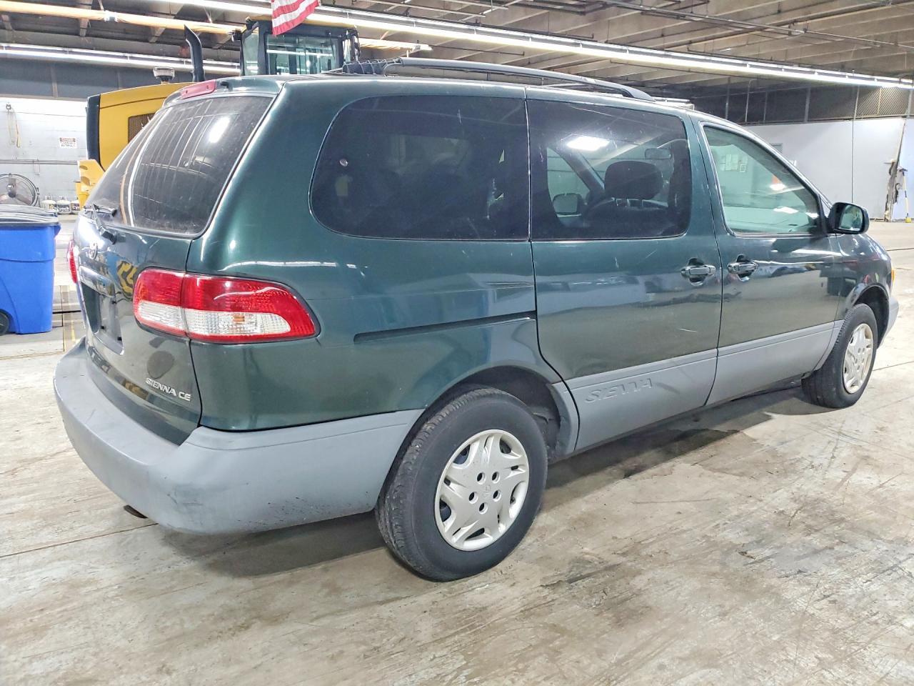 2002 TOYOTA SIENNA