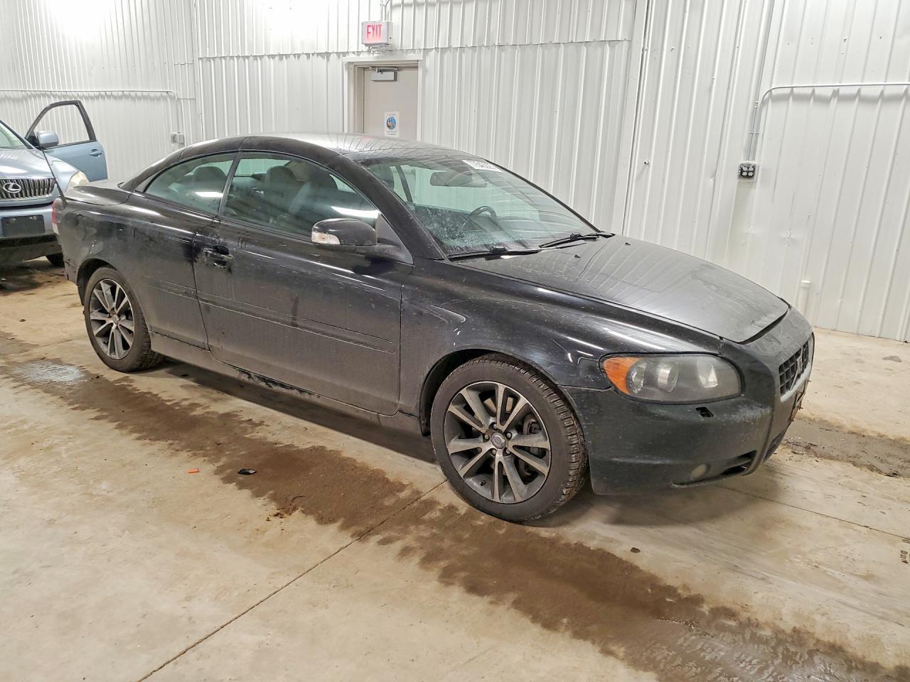 2010 VOLVO C70