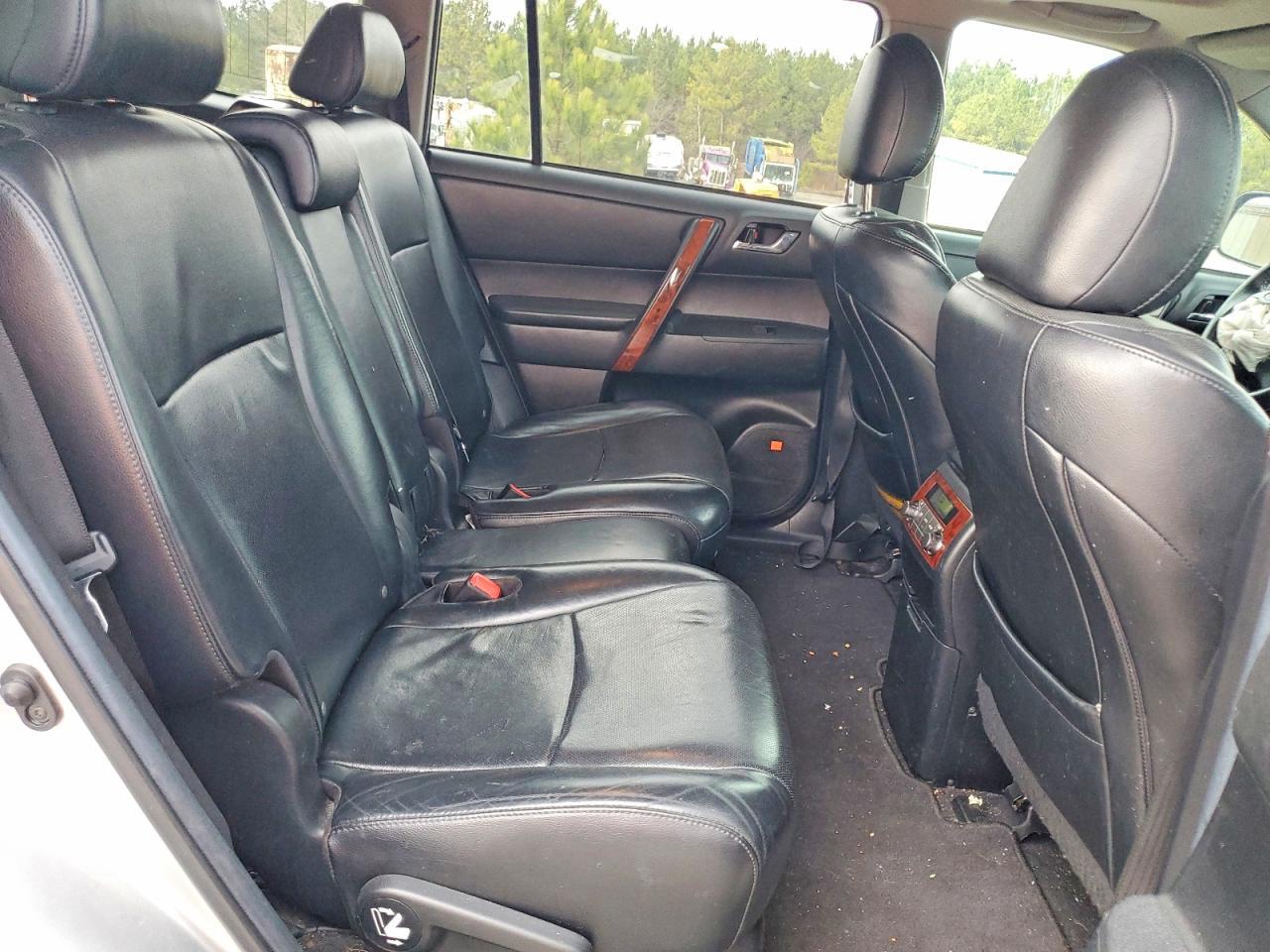 2013 TOYOTA HIGHLANDER