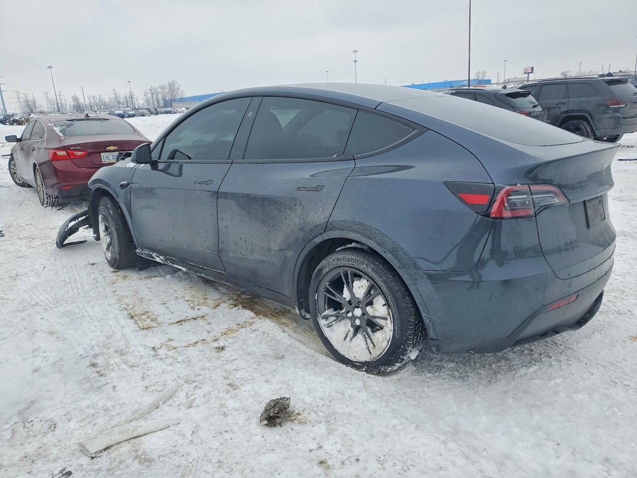 2025 TESLA MODEL Y