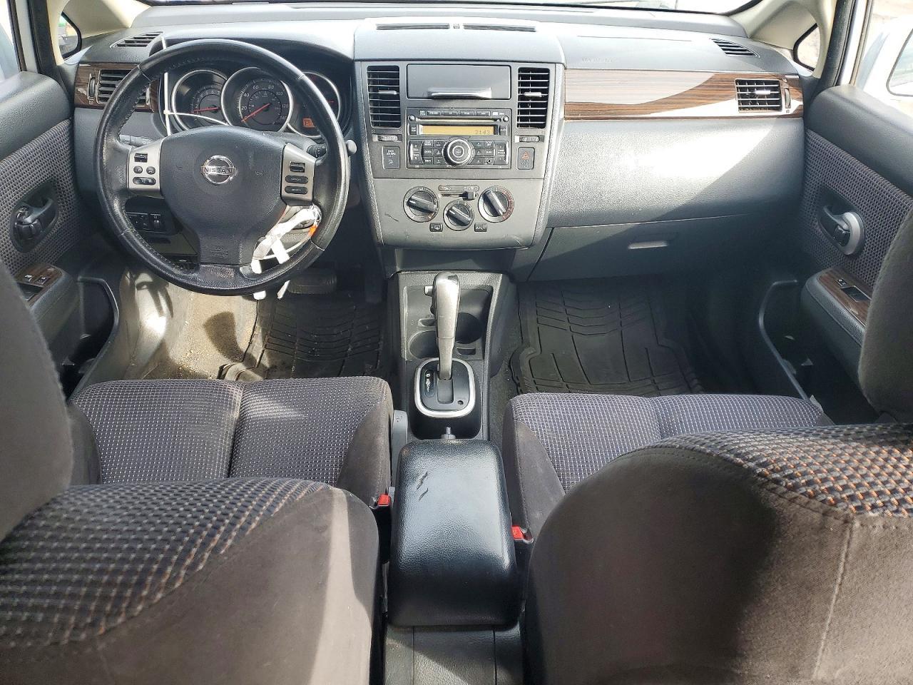 2011 NISSAN VERSA