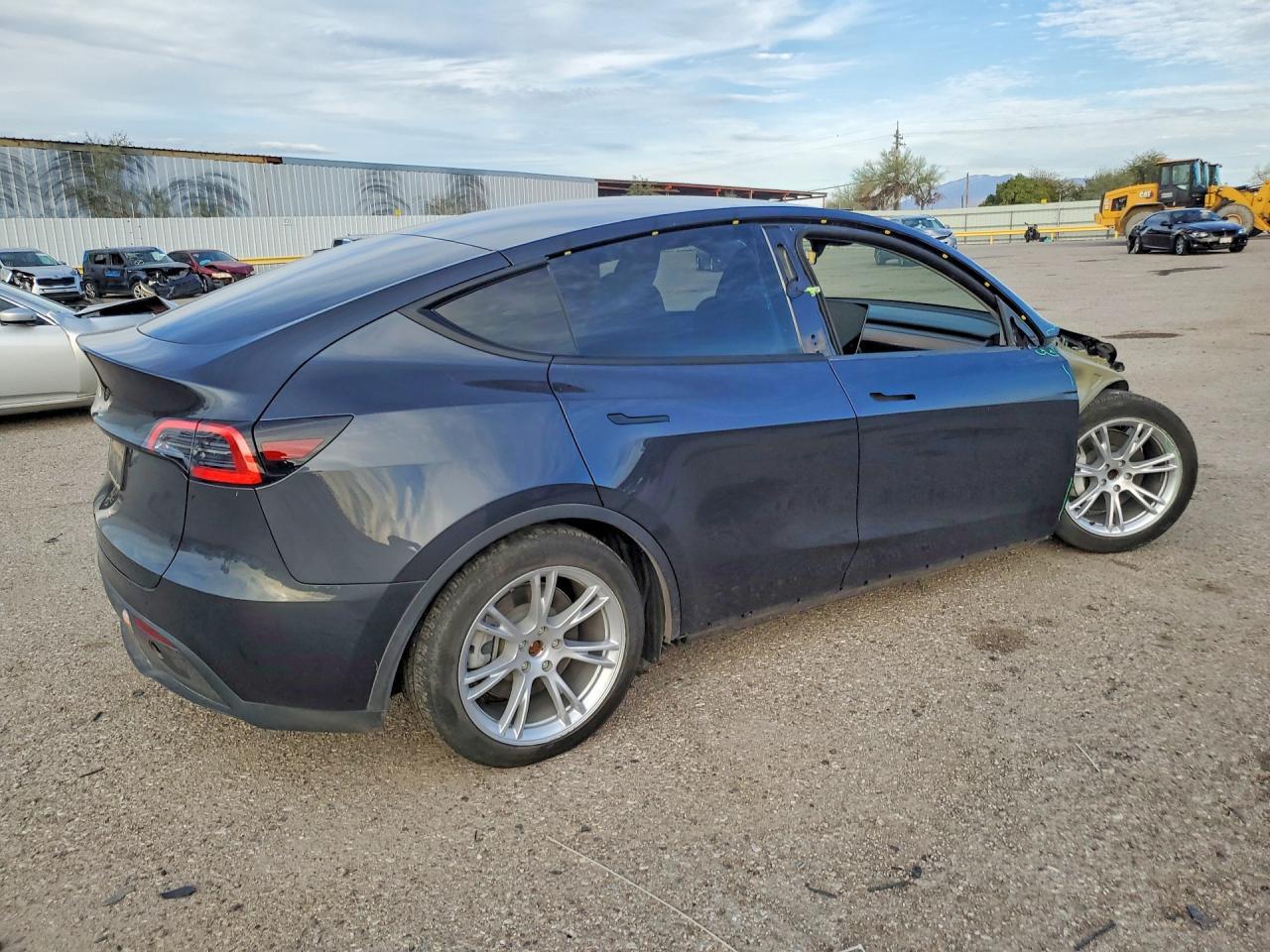 2024 TESLA MODEL Y