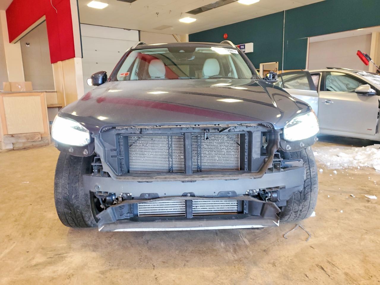 2019 VOLVO XC90