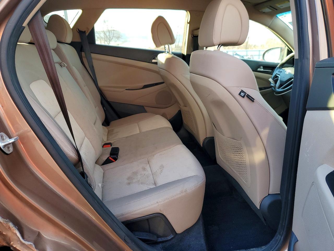 2016 HYUNDAI TUCSON