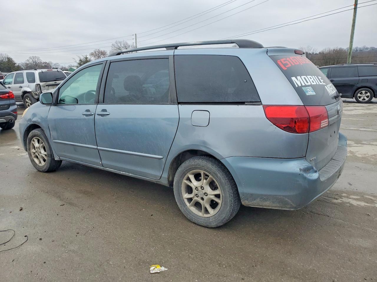 2004 TOYOTA SIENNA