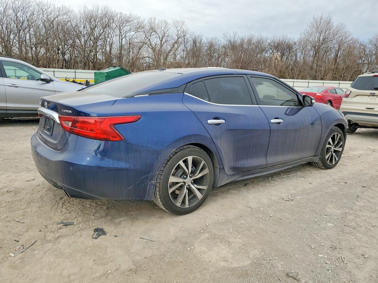 2017 NISSAN Maxima