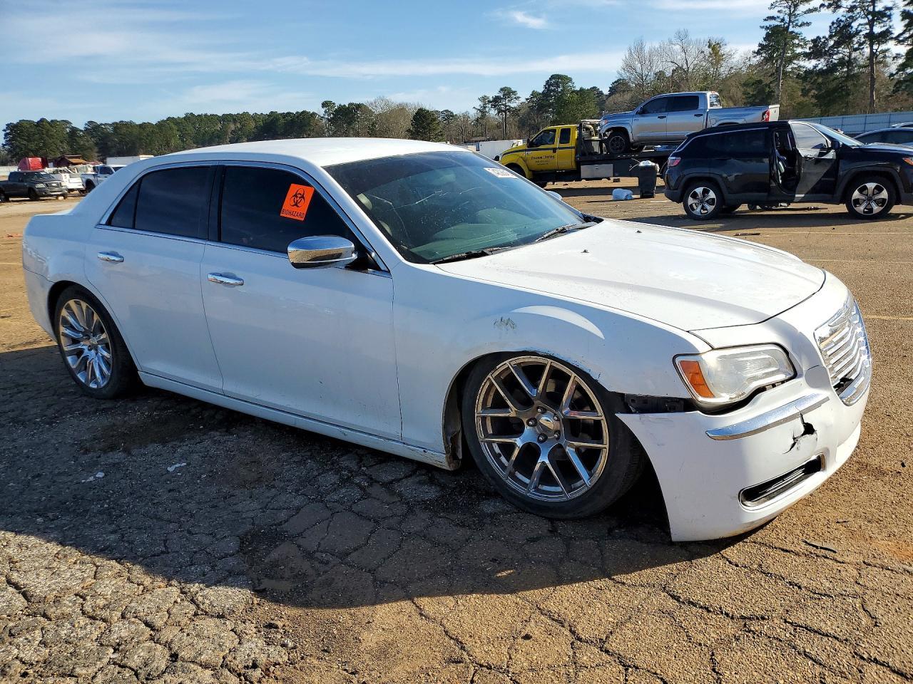 2014 CHRYSLER 300