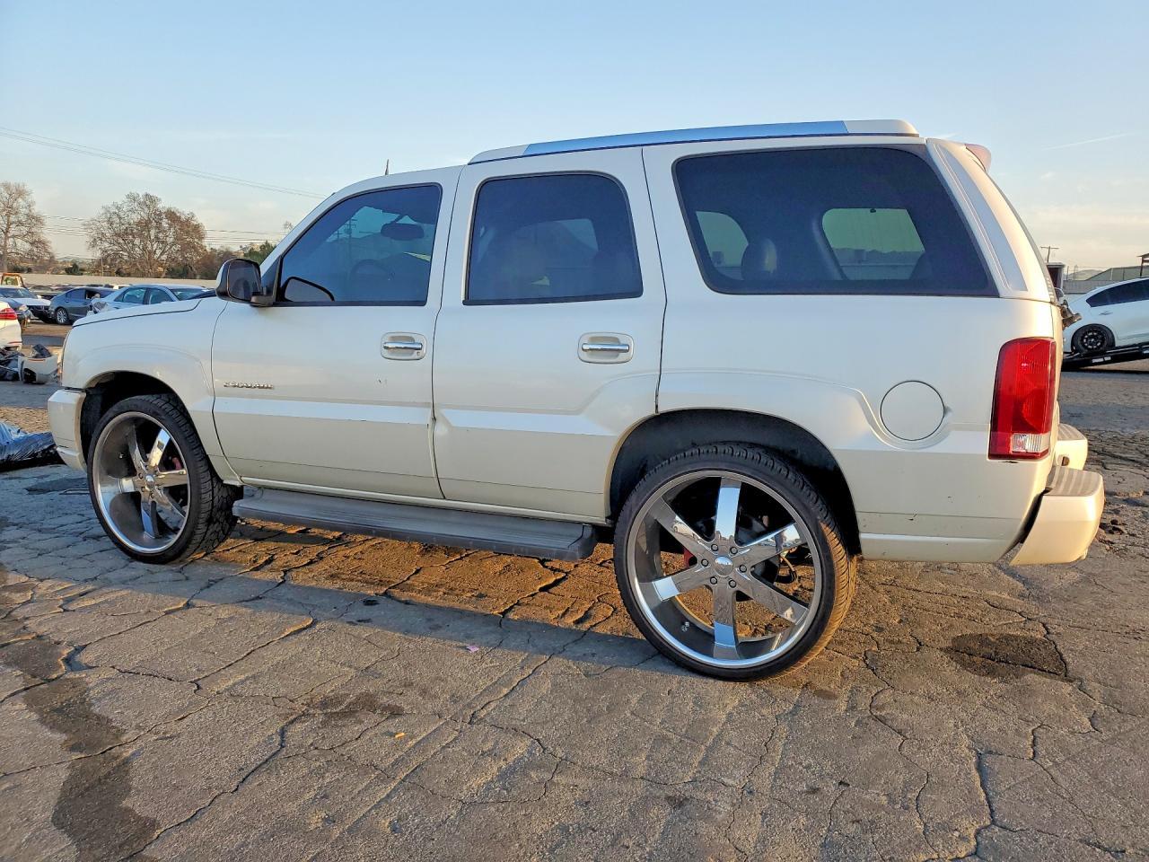 2005 CADILLAC ESCALADE