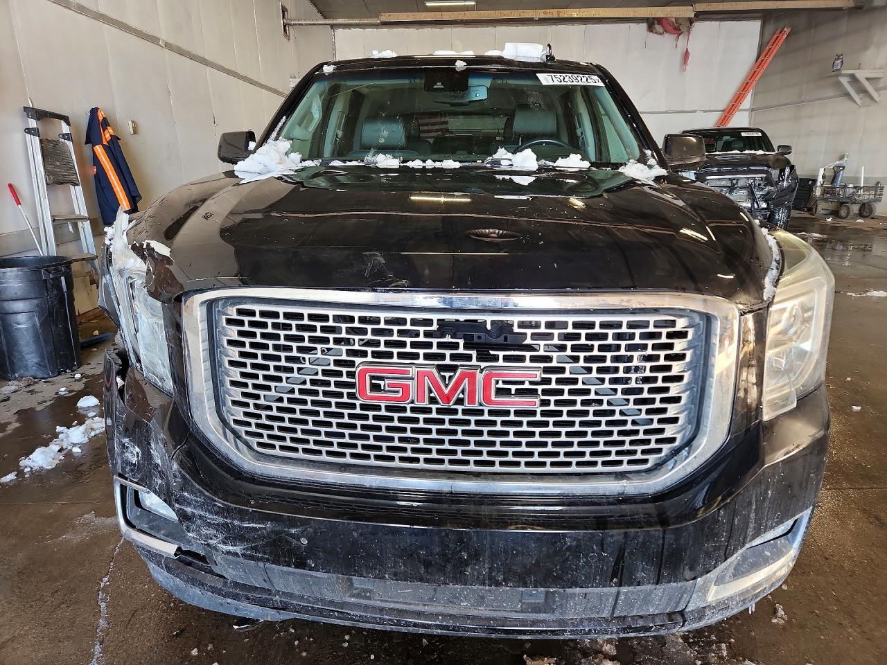 2015 GMC Yukon