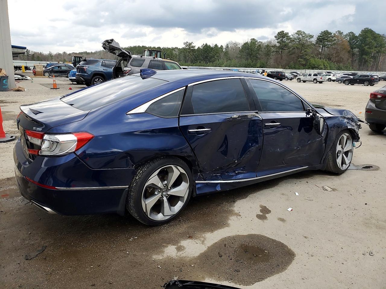 2018 HONDA ACCORD