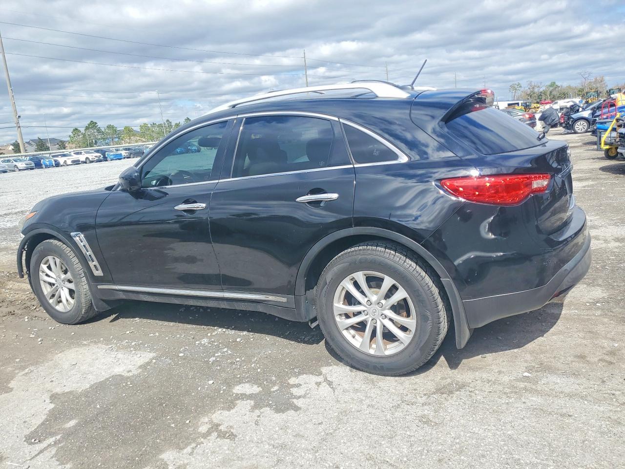 2011 INFINITI FX35