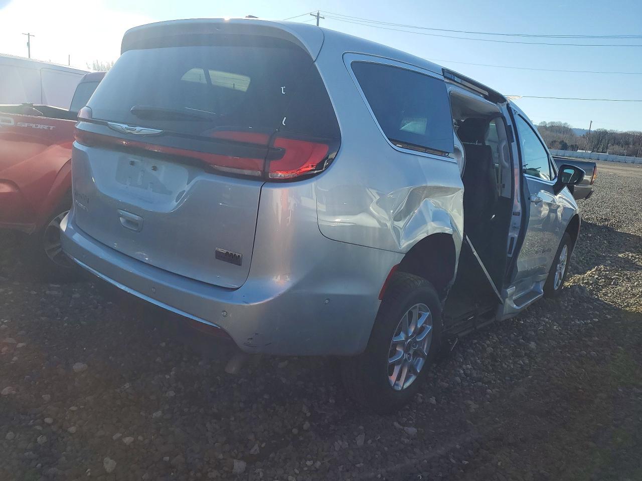 2023 CHRYSLER Pacifica